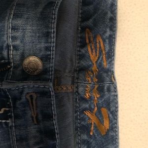 Seven cropped and rolled denim capris!